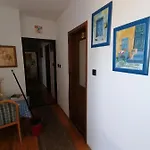 Malomtavi Vendeghaz شقة