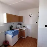 Malomtavi Vendeghaz * تابولتْسا