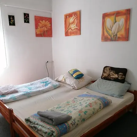Malomtavi Apartman *