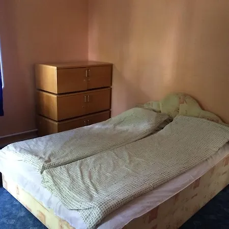 Malomtavi Apartman *