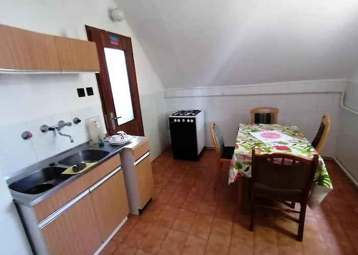 Malomtavi Vendeghaz 公寓