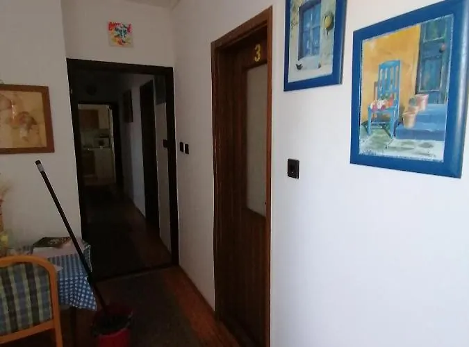 Malomtavi Vendeghaz 公寓