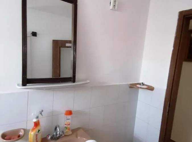 Malomtavi Vendeghaz 公寓 *