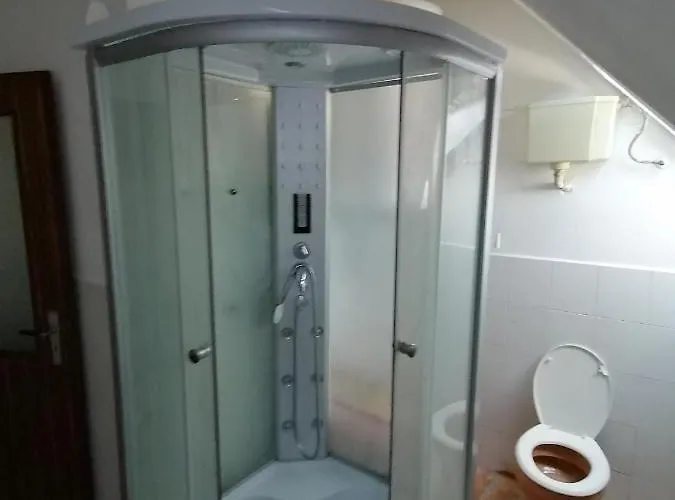 Malomtavi Vendeghaz 公寓