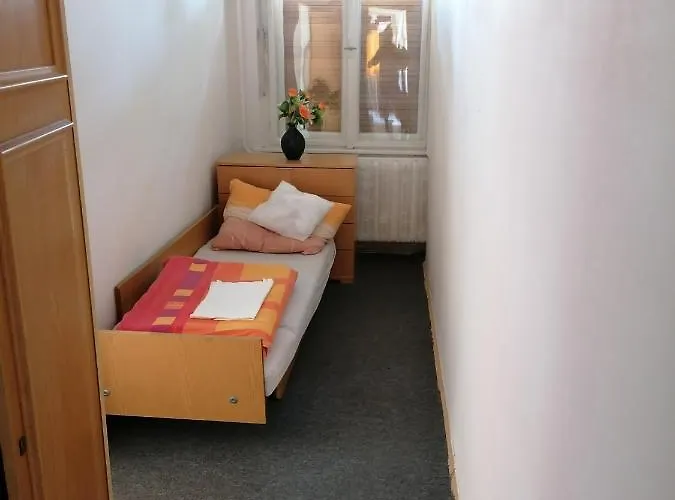 Malomtavi Vendeghaz 陶波尔曹