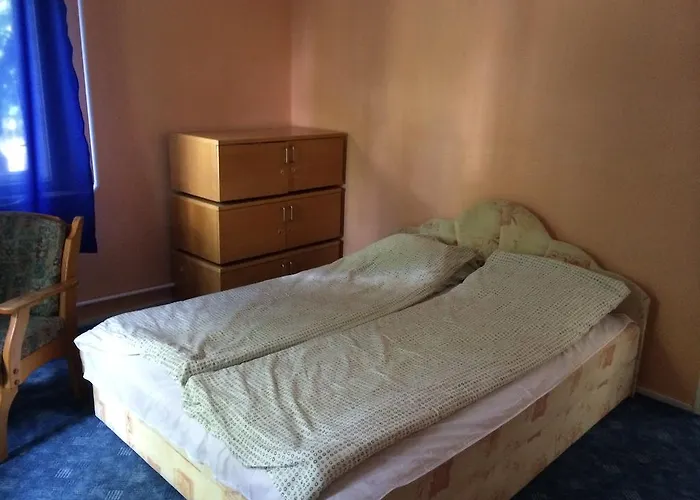 Malomtavi Vendeghaz 公寓 *