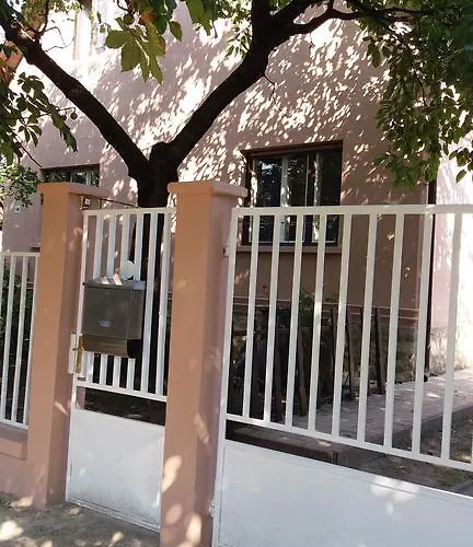 Malomtavi Vendeghaz * 陶波尔曹